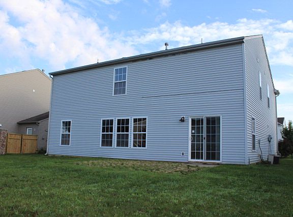 2nd image of 2587 Narragansett Way