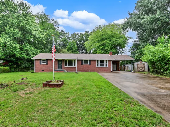17 Charlemagne Blvd, Clarksville, TN 37042