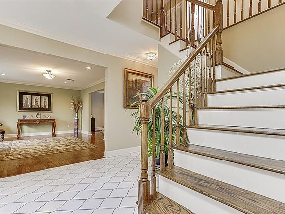 5th image of 15 Parkside Ct