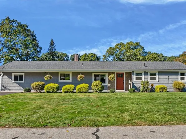 3 Shadbush Rd, Warwick, RI 02886