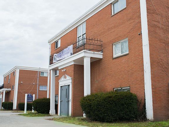 2nd image of 14835 Euclid Ave #301