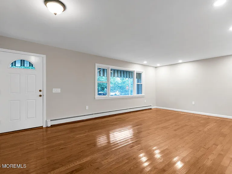 453 Milton Ave — Photo 7