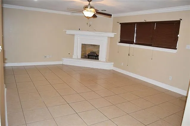 3 bed, 2.0 bath, 1760 sqft, $2,300 — Photo 4