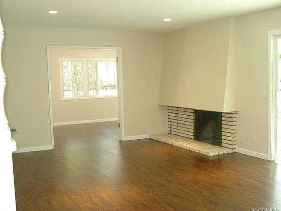 3rd image of 22617 De Soto St