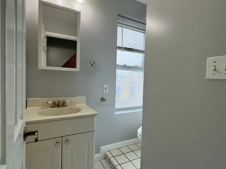 104 E Clement St — Photo 20