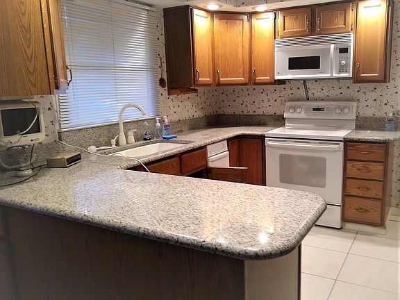 2nd image of 419 W Northpoint Ln