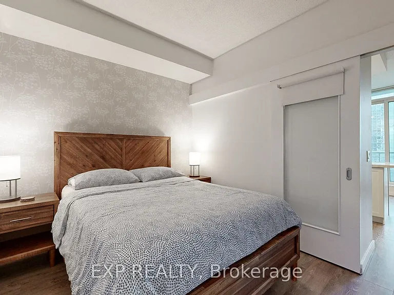 8 York St #2404 — Photo 17