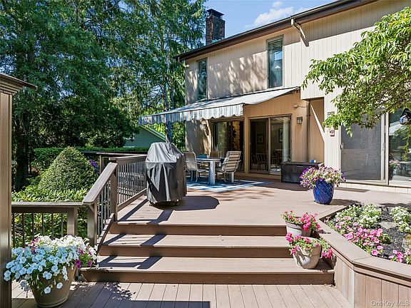 4th image of 8 Deanna Court