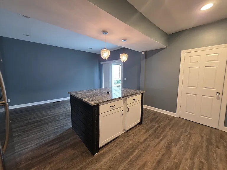 297 Johnson St — Photo 5