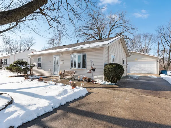 1903 Cowing Ln, Crest Hill, IL 60403