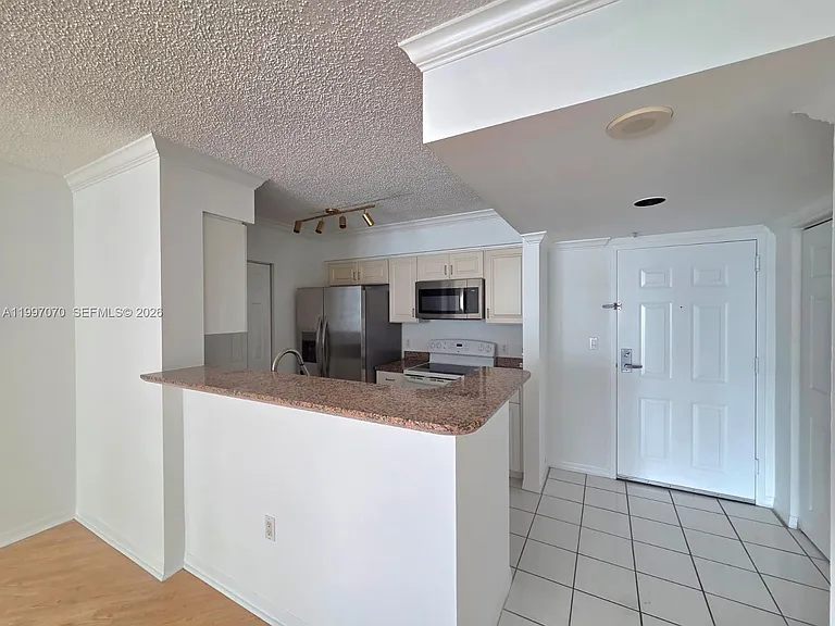1155 Brickell Bay Dr #2006 — Photo 10