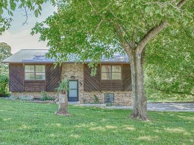 1022 Poplar St, Byrdstown, TN, 38549