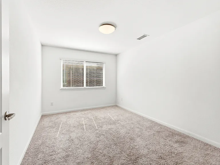 1204 Sumner St — Photo 18