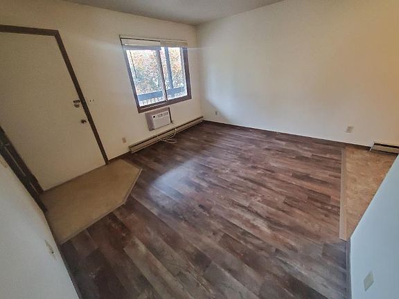 5th image of 828 Gould St APT 3