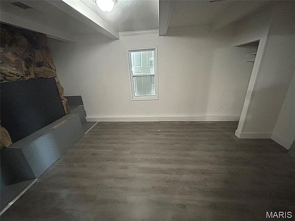 4th image of 716 Saint Martin Dr