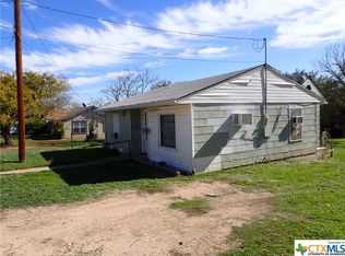 1006 E Avenue G, Lampasas, TX 76550