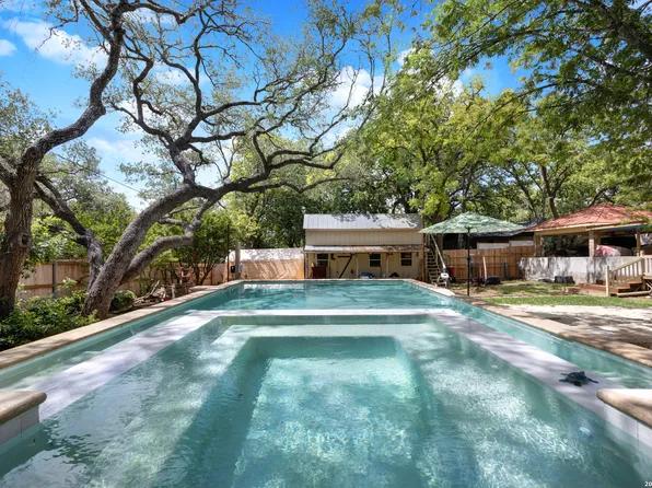 308 tanglewood, Fredericksburg, TX 78624
