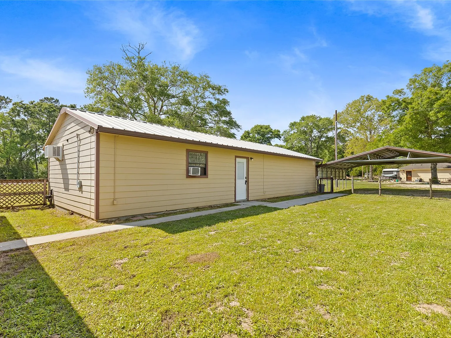 1 bed, 1.0 bath, 1000 sqft, $1,500 — Photo 1