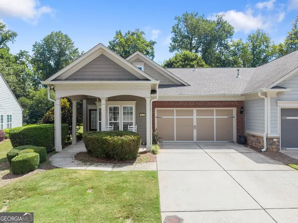 6142 Longleaf Dr, Hoschton, GA 30548