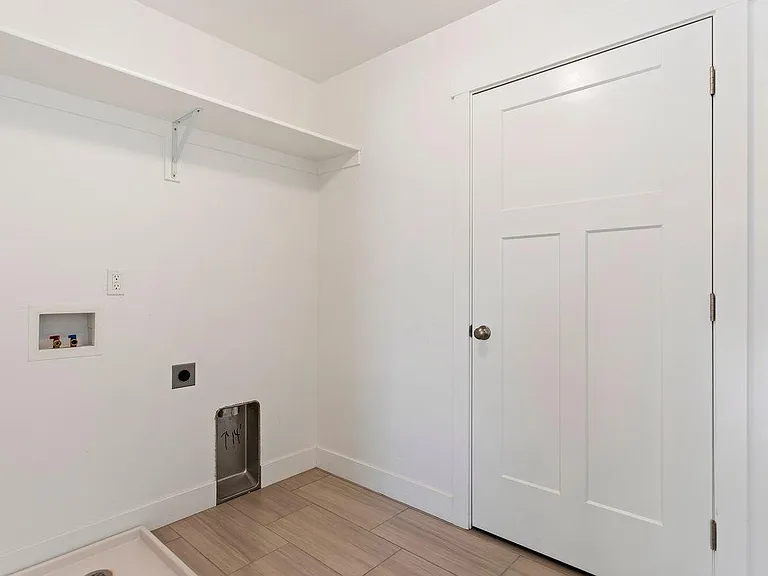 Laundry room and utility room