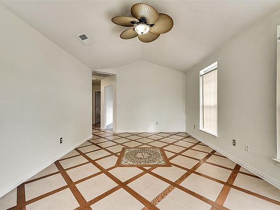 5th image of 950 Robin Hood Blvd