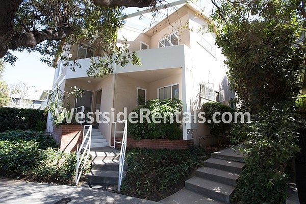 1st image of 860 Moraga Dr #2