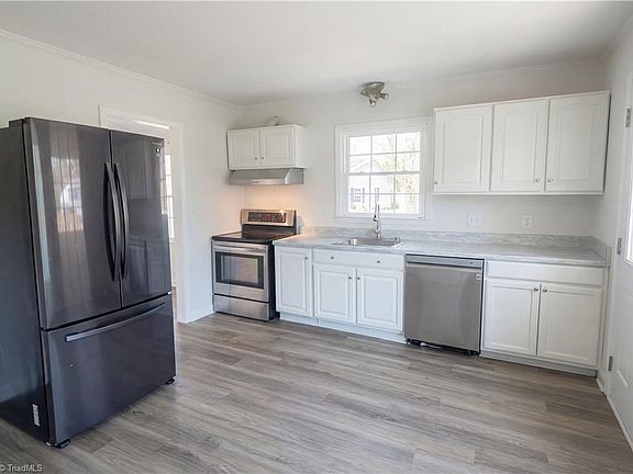 2nd image of 1495 S Peace Haven Rd