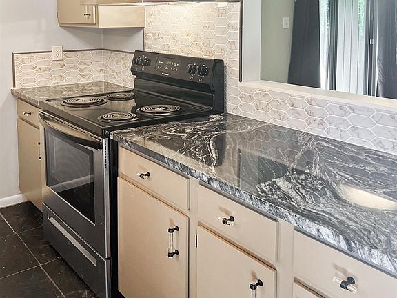 3rd image of 505 Green Mountain Cir APT 42