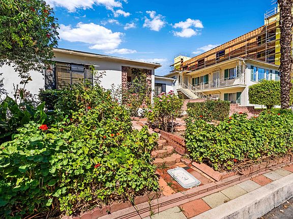 4th image of 4423 Cartwright Ave #1