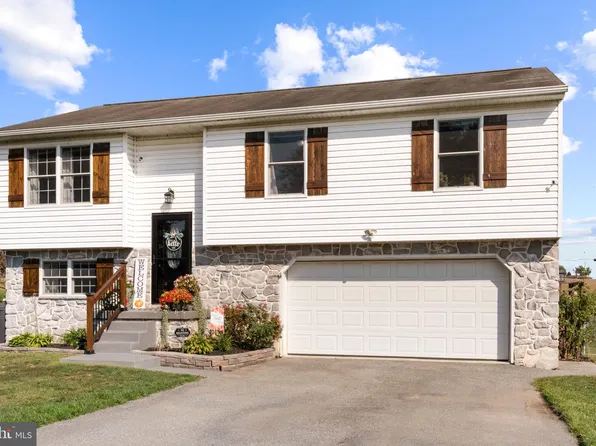 2966 Orchard Ln, Middletown, PA 17057