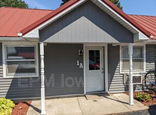 609 1st St W SUITE A, Independence, IA 50644