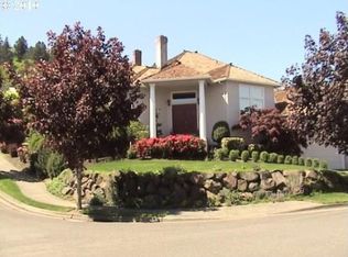 17363 Brookhurst Dr, Lake Oswego, OR 97034