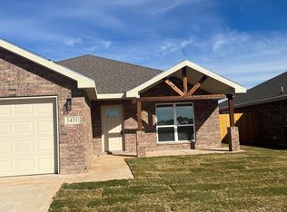 1431 13th St, Shallowater, TX 79363