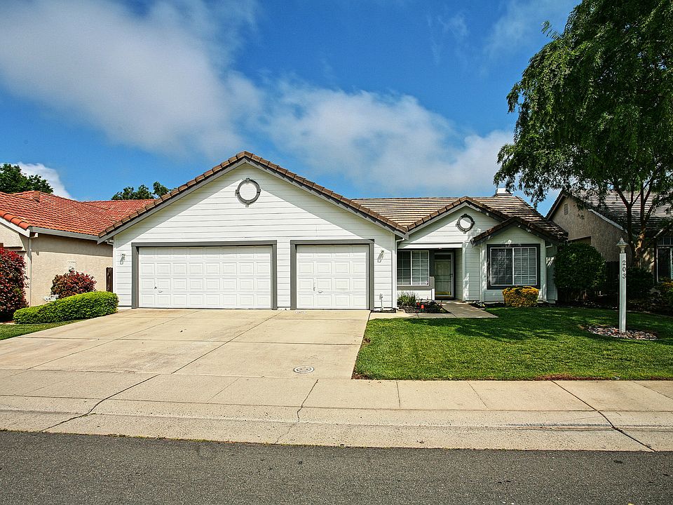 1st image of 203 Sterling Grove Dr