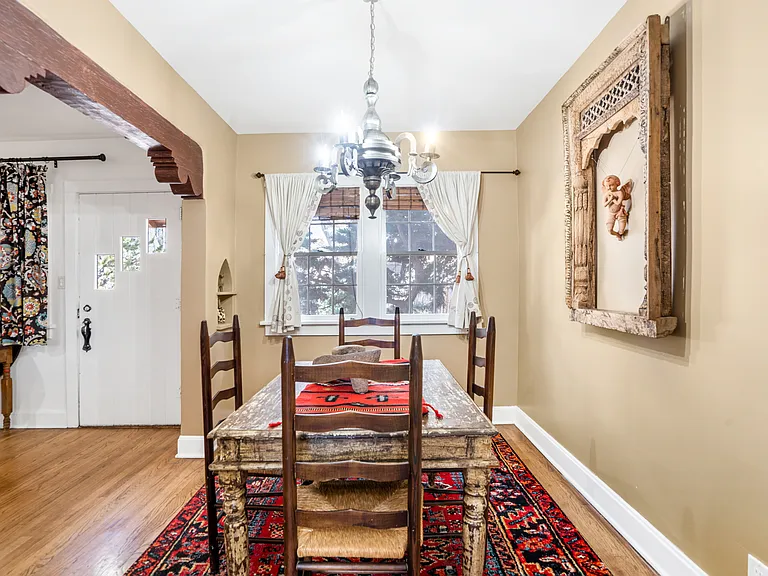 614 E Palace Ave — Photo 12
