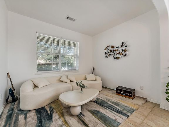 5th image of 13204 Southern Way Ln