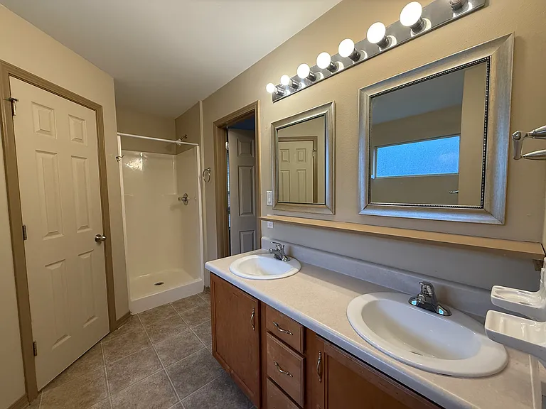 25920 Argonne Dr — Photo 7