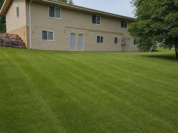 1008 W 4th St, Garretson, SD 57030