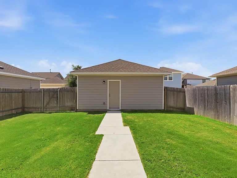 2129 Pecan Island Dr — Photo 18