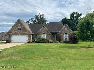 5525 Holly Ridge Dr, Horn Lake, MS 38637