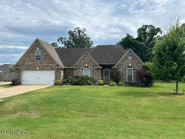 5525 Holly Ridge Dr, Horn Lake, MS 38637