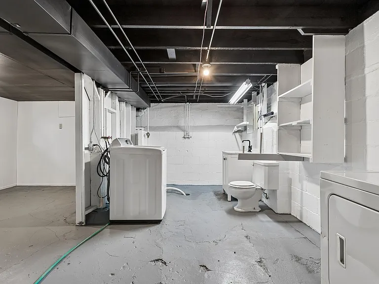 7911 Maywood St — Photo 25
