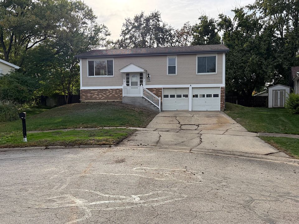 1st image of 569 Emerson Cir