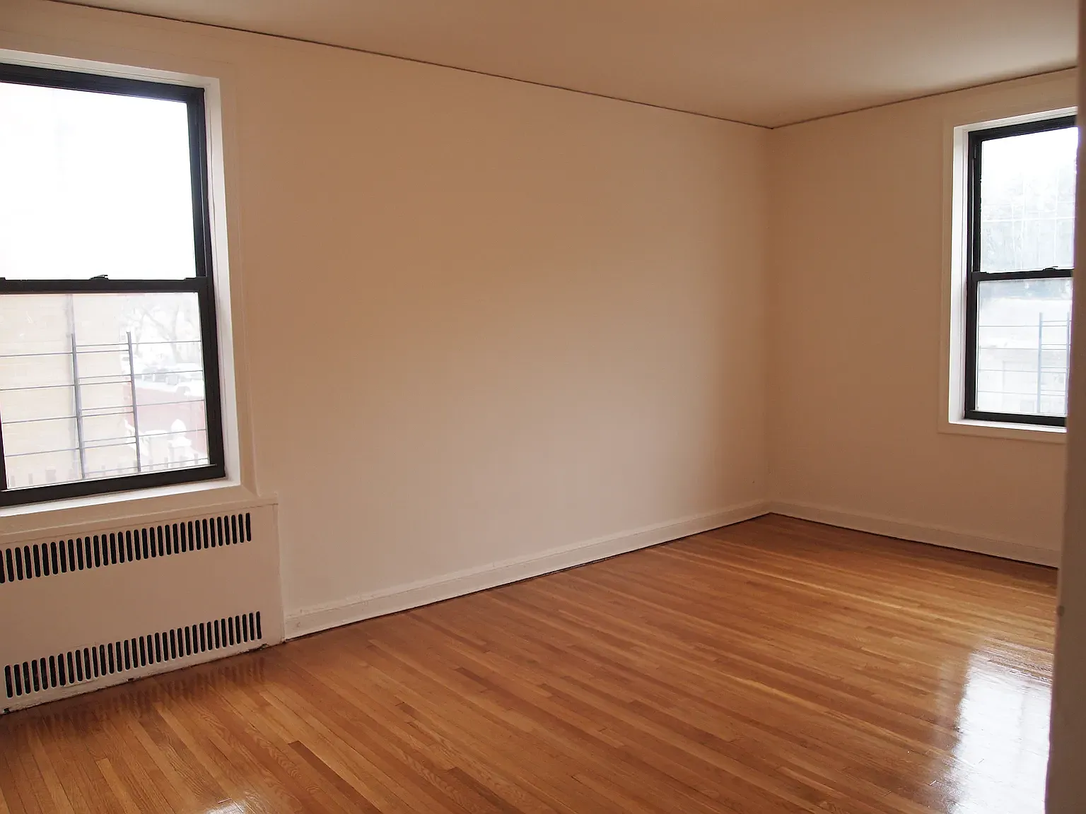 245 Seaman Avenue — Photo 2