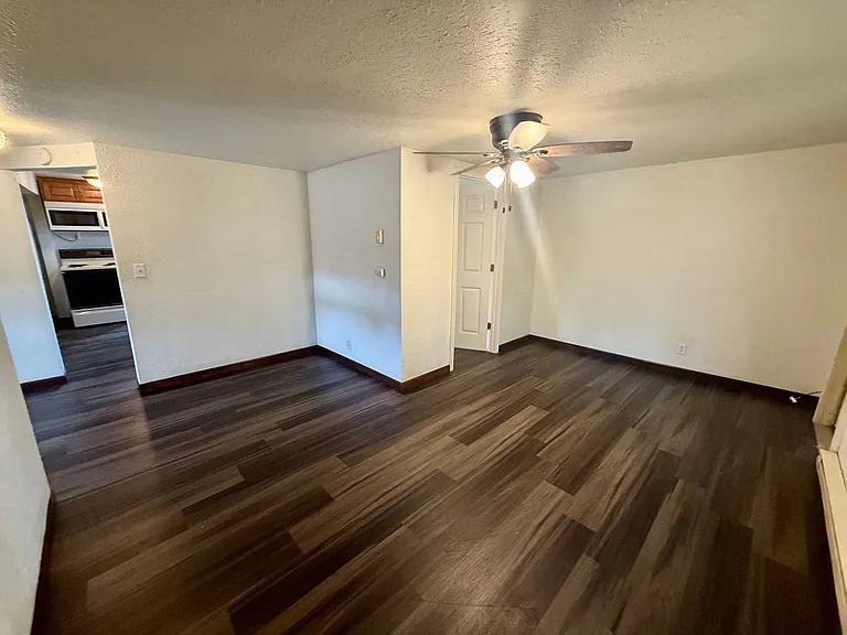 210 N 1st Ave — Photo 6