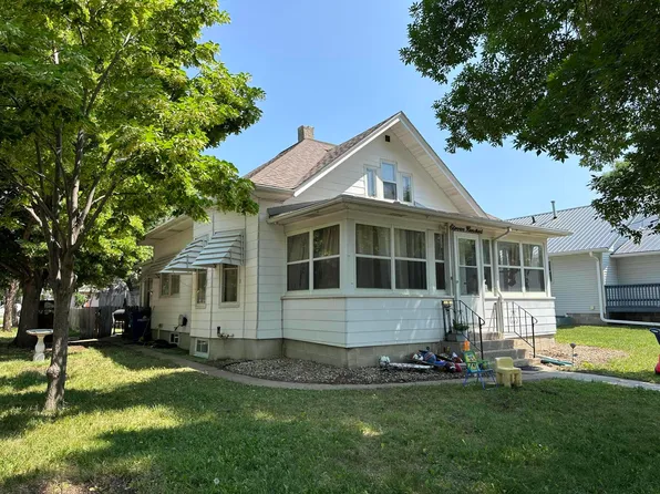 1100 E 2nd Ave, Mitchell, SD 57301
