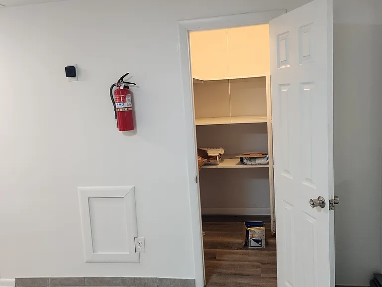 714 Carmen Dr #A — Photo 8