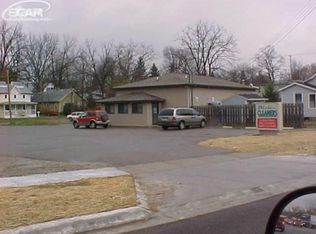 218 1st St, Fenton, MI 48430