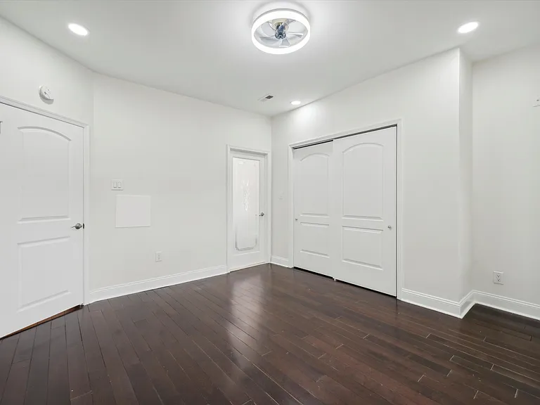 4911 Warrington Ave — Photo 17