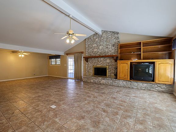 3rd image of 609 Avenue I